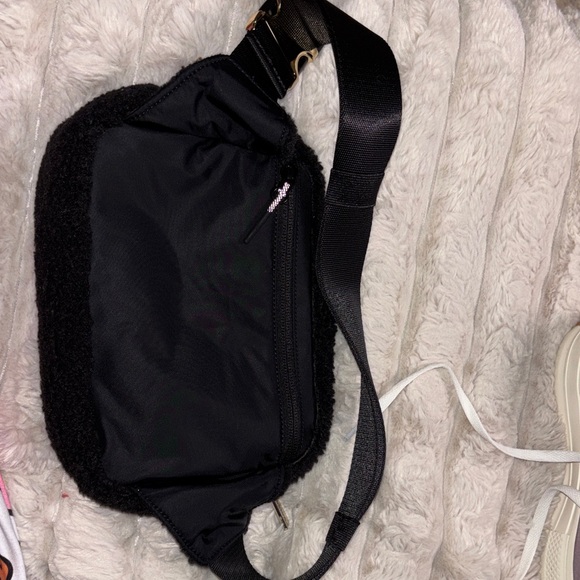 lululemon athletica Black Crossbody Bag - Picture 3 of 3